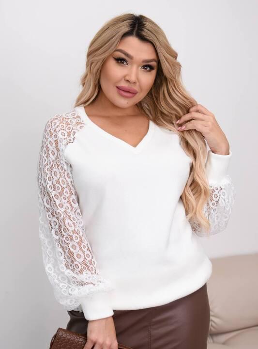 Джемпер женский из королевской ангоры с кружевными рукавами осенне-зимний