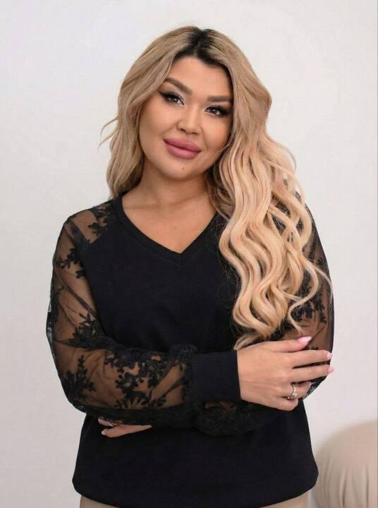 Джемпер женский из королевской ангоры с гипюровыми рукавами осенне-зимний