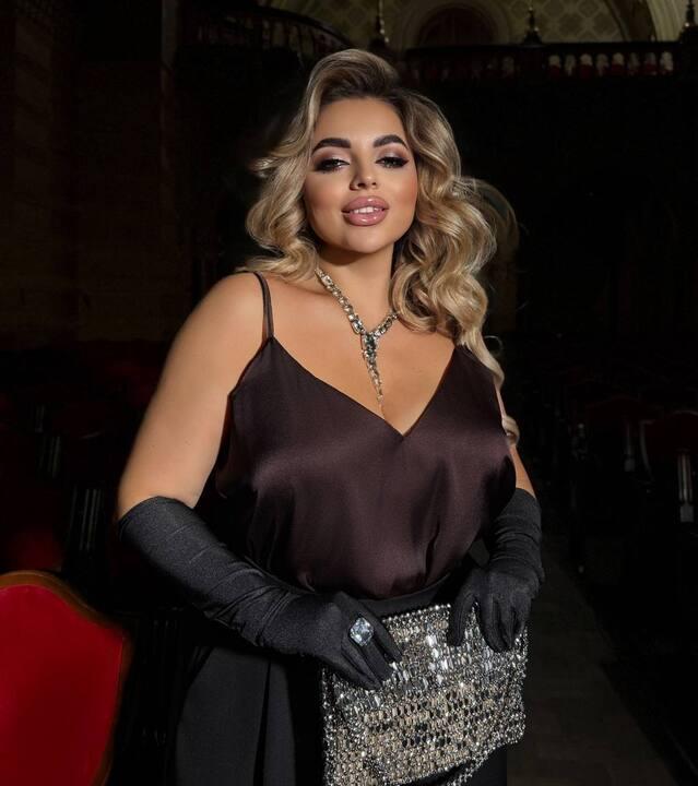 Майка женская на тонких бретелях шовк Армани базовая осенняя