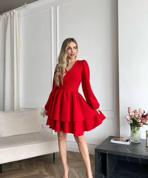 Платье коктейльное женское из костюмной ткани с V образным вырезом расклешенное с пышной юбкой осеннее зимнее