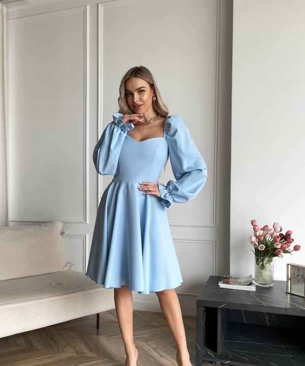 Платье женское из костюмной ткани с фигурным декольте расклешенное осенний зимний