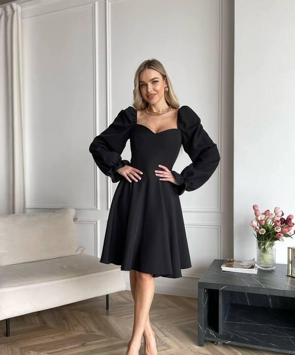 Платье женское из костюмной ткани с фигурным декольте расклешенное осенний зимний