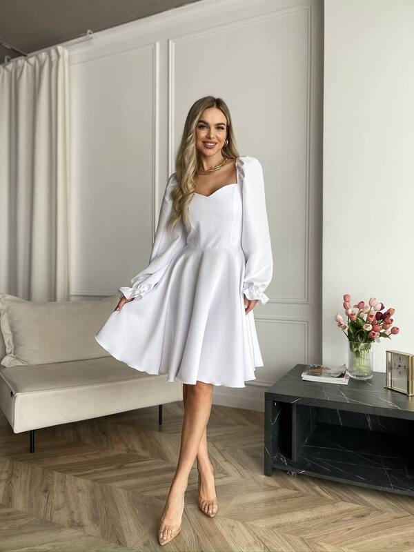 Платье женское из костюмной ткани с фигурным декольте расклешенное осенний зимний