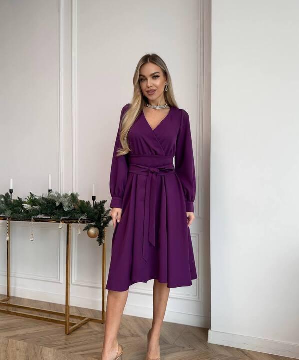 Платье женское из костюмной ткани с имитацией запаха расклешенное с поясом осенний зимний