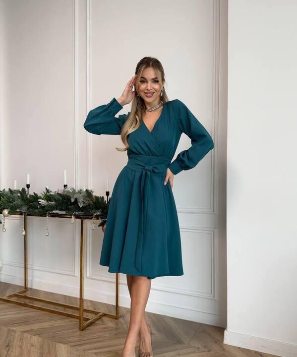 Платье женское из костюмной ткани с имитацией запаха расклешенное с поясом осенний зимний