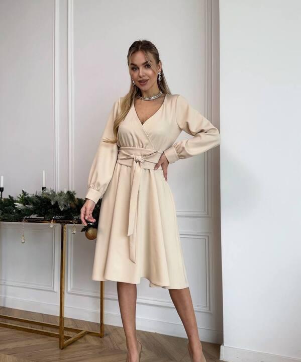 Платье женское из костюмной ткани с имитацией запаха расклешенное с поясом осенний зимний