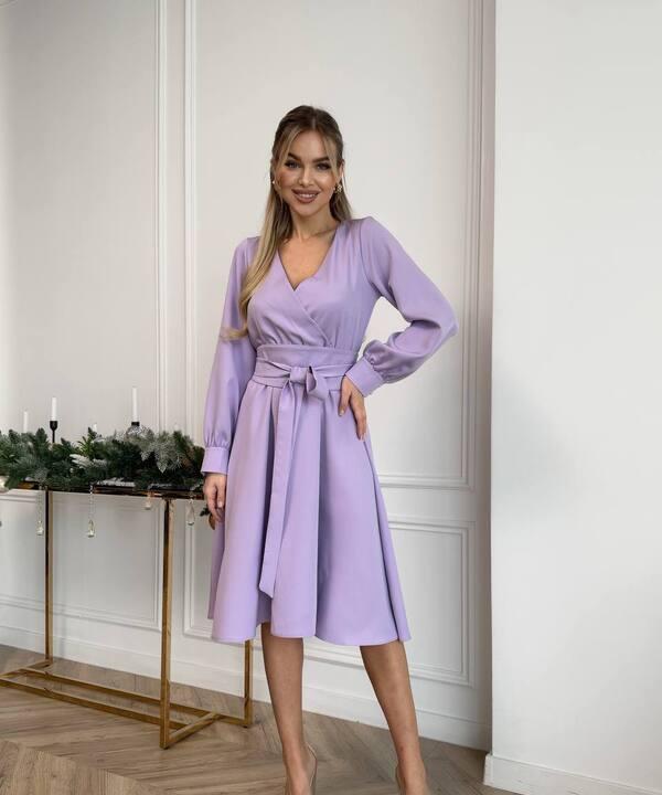 Платье женское из костюмной ткани с имитацией запаха расклешенное с поясом осенний зимний