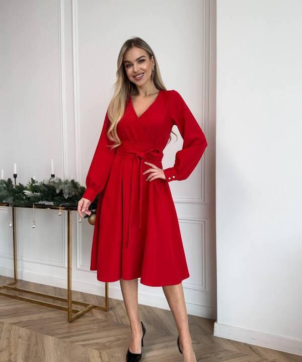 Платье женское из костюмной ткани с имитацией запаха расклешенное с поясом осенний зимний