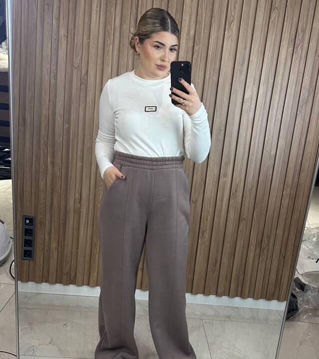 Брюки женские утепленные из трехнитки на флисе широкие прямые с высокой посадкой на резинке повседневные осенние