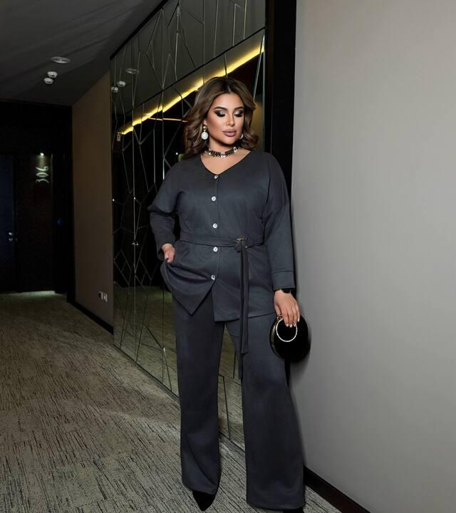 Костюм-двойка женский из замши на дайвинге блуза на пуговицах с поясом и пряжкой и брюки прямые повседневный осенний