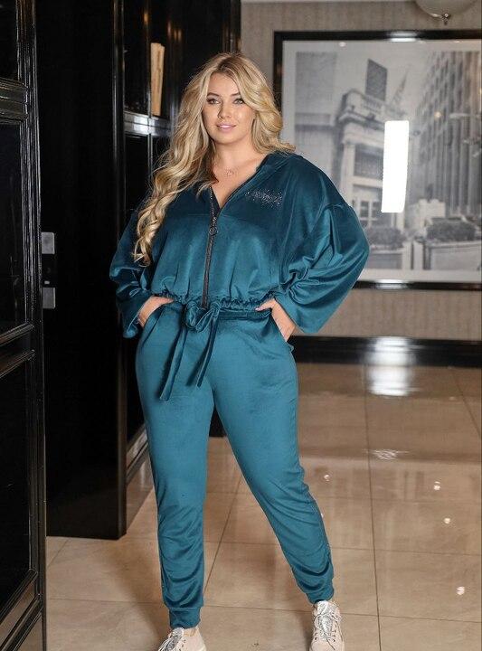 Спортивный костюм женский двойка из велюра со стразами худи на молнии с капюшоном и джоггеры с лампасами демисезонный