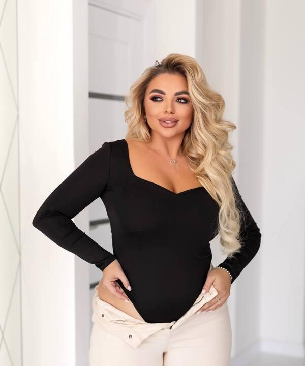 Боди женское из дайвинга с акцентным декольте с длинными рукавами на кнопках облегающее демисезонное