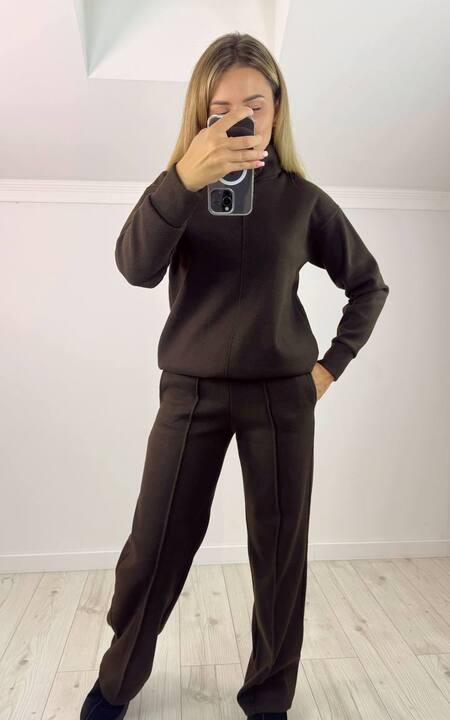 Костюм женский из плотной вязаной ангоры с кофтой прямого кроя и свободными брюками зимний больших размеров