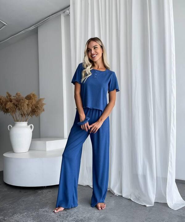 Пижама женская трикотажная в рубчик: футболка и брюки зимняя