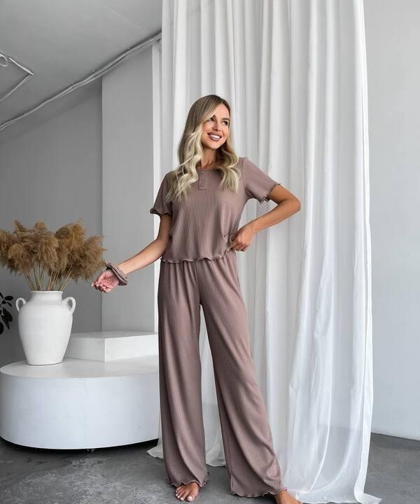 Пижама женская трикотажная в рубчик: футболка и брюки зимняя