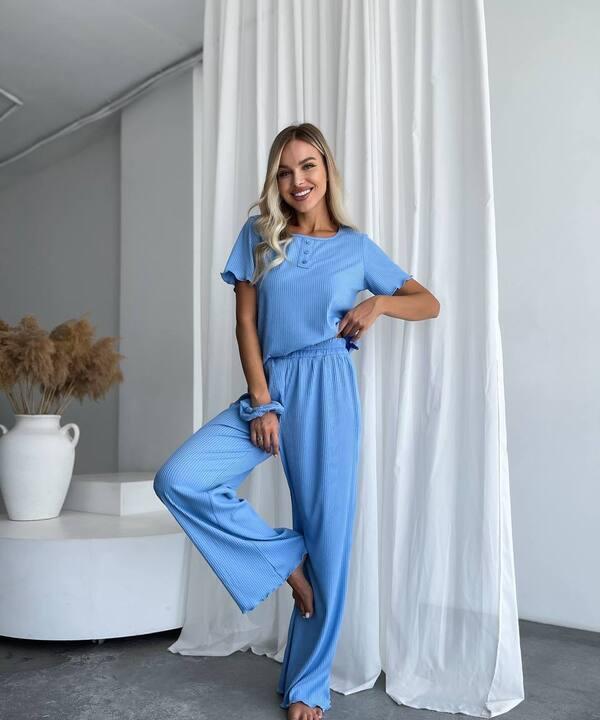 Пижама женская трикотажная в рубчик: футболка и брюки зимняя