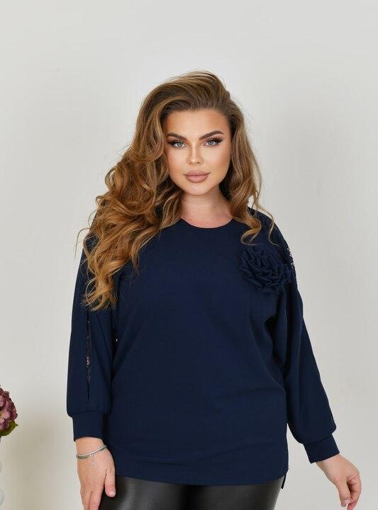 Туника женская из креп-стретча свободного прямого кроя асимметричная с разрезами с круглым вырезом с рукавом три четверти со съемным декором