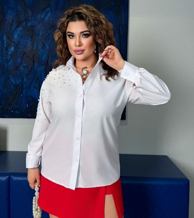 Рубашка женская из полиэстера с декором жемчужинами свободного кроя на пуговицах весенняя