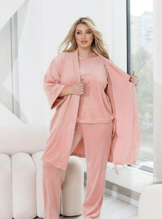 Домашний костюм-тройка женский из велюра: халат с поясом, футболка и брюки весенний