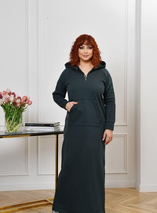 Платье-худи женское трикотажное из тринитки на флисе с начесом с капюшоном на молнии с карманом кенгуру с боковыми разрезами зимнее