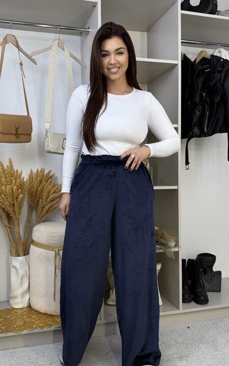 Брюки женские велюровые палаццо на резинке с карманами свободного кроя зимние