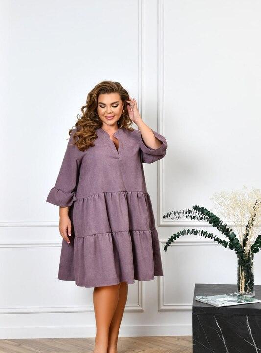Платье-трапеция женское из микровельвета свободного кроя с ярусной юбкой с V-образным вырезом с рукавом три четверти демисезонное
