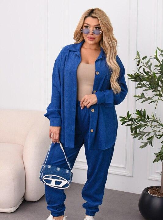 Костюм-двойка женский из вельвета: рубашка оверсайз и брюки-джоггеры весенний