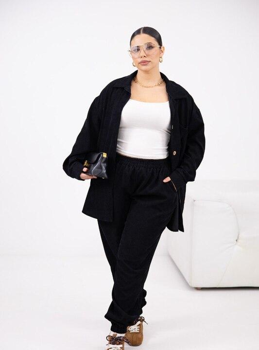 Костюм-двойка женский из вельвета: рубашка оверсайз и брюки-джоггеры весенний