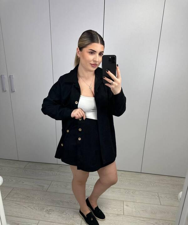 Костюм-двойка женский из вельвета: рубашка оверсайз на пуговицах и юбка-шорты с высокой талией повседневный