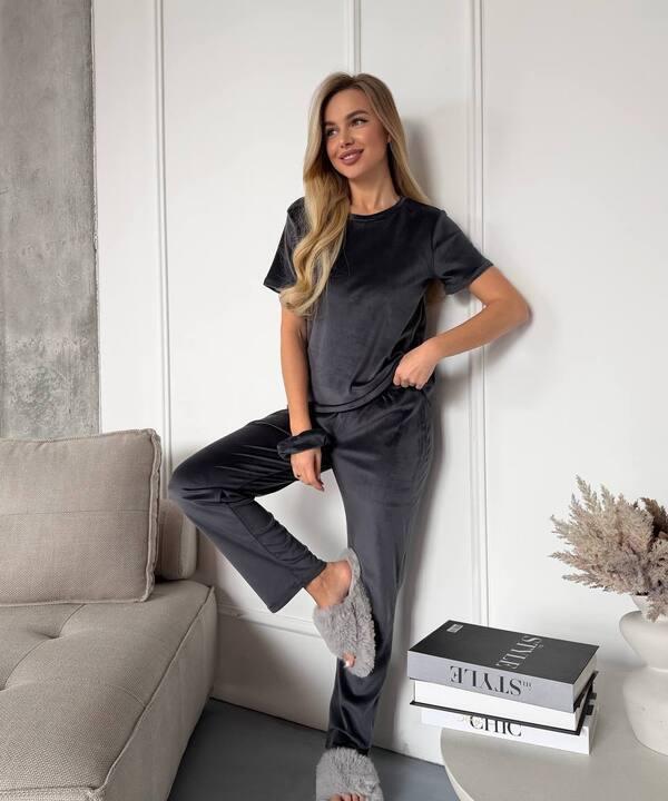 Домашний костюм-тройка женский велюровый: топ, штаны и шорты весенний