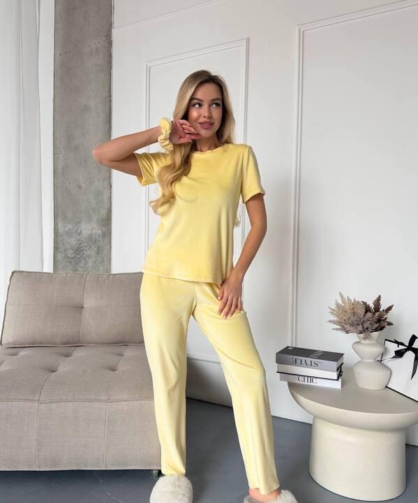 Домашний костюм-тройка женский велюровый: топ, штаны и шорты весенний