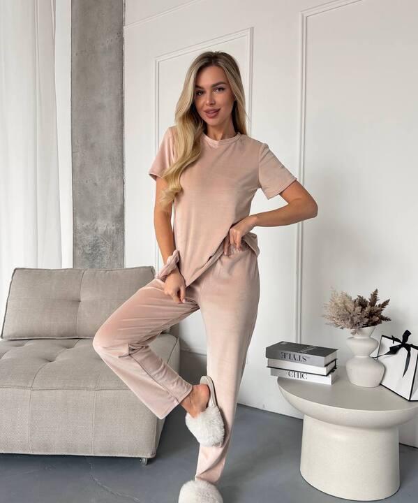 Домашний костюм-тройка женский велюровый: топ, штаны и шорты весенний