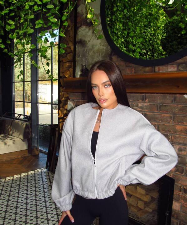 Бомбер женский из кашемира без подкладки на молнии с эластичными манжетами весенний