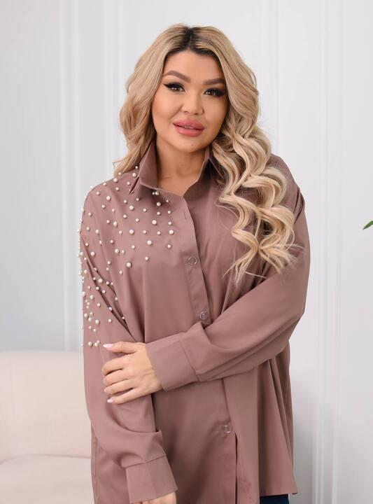 Рубашка женская из софта удлиненная оверсайз на пуговицах с жемчужным декором весенняя