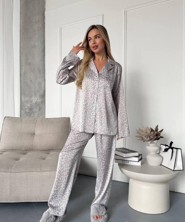 Пижама-двойка женская из шелка рубашка и брюки с принтом на пуговицах весенняя