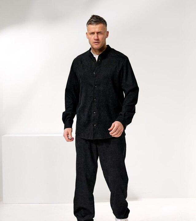 Костюм-двойка мужской из микровельвета: рубашка на пуговицах и прямые брюки повседневный весенний