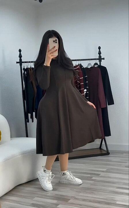 Платье-трапеция женское из двунитки миди свободного кроя с длинными рукавами весеннее