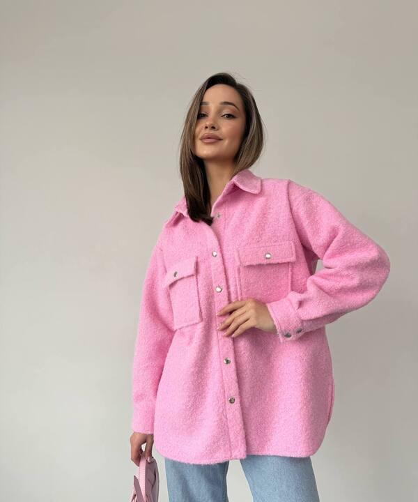 Рубашка женская шерстяная букле оверсайз утепленная с накладными карманами на пуговицах весенняя