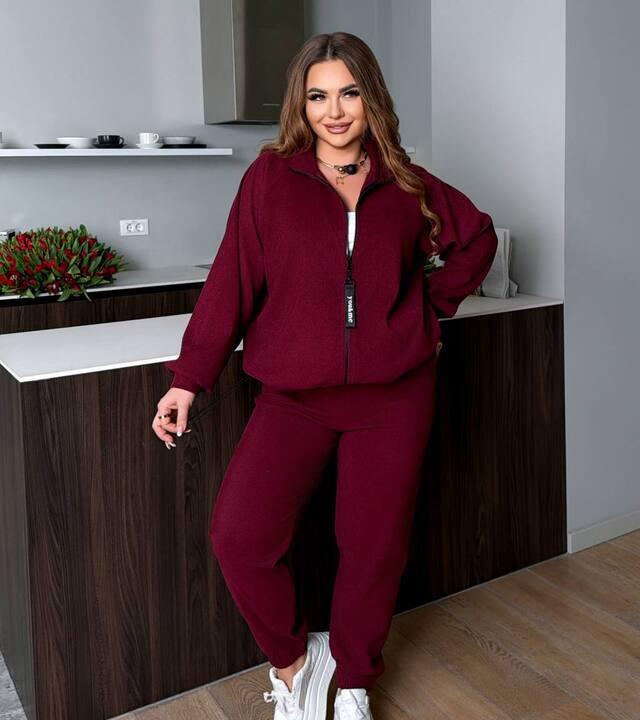 Спортивный костюм-двойка женский из вельвета кофта на молнии с карманами и утяжкой по низу джоггеры со средней посадкой демисезонный