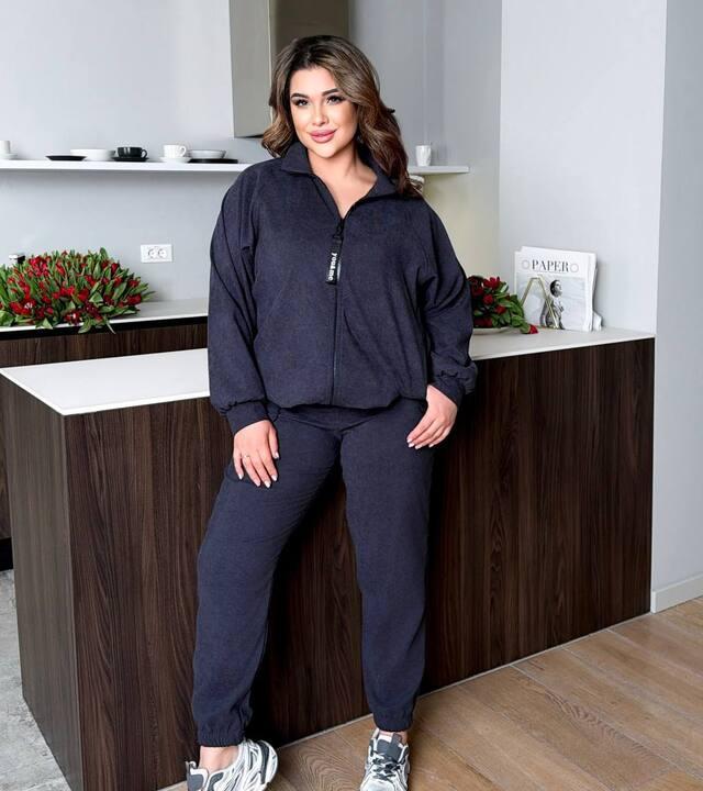 Спортивный костюм-двойка женский из вельвета кофта на молнии с карманами и утяжкой по низу джоггеры со средней посадкой весенний