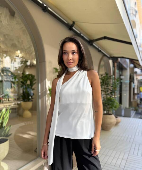 Блуза женская из дабл шелка без рукавов с воротником стойкой