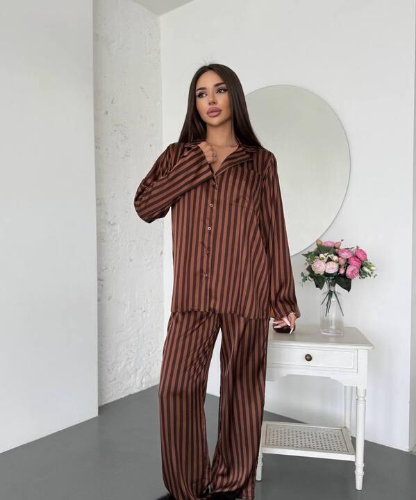 Пижама женская из шелка рубашка на пуговицах и брюки в полоску демисезонная