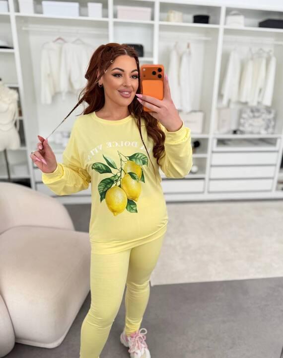 Спортивный костюм-двойка женский из двунитки со свитшотом и леггинсами с принтом лимоны демисезонный