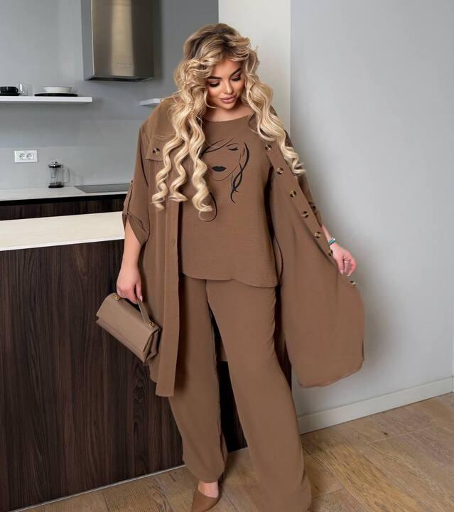 Костюм-тройка женский из крепа: блуза с принтом и разрезами по бокам брюки на широкой резинке с карманами и удлиненная сорочка на пуговицах с рукавом на патах весенний