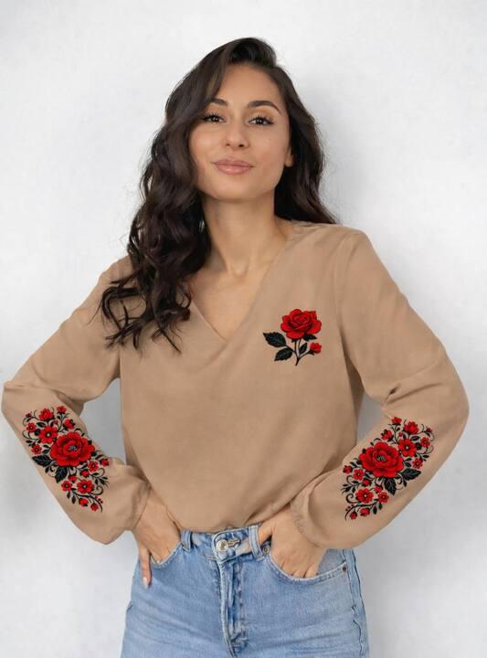 Блуза женская из софта с вышивкой цветы V-образный вырез свободного кроя с длинными рукавами