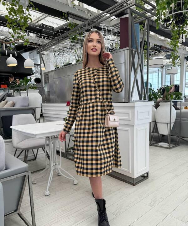 Платье-рубашка женское байковое в клетку прямого кроя с длинным рукавом весеннее
