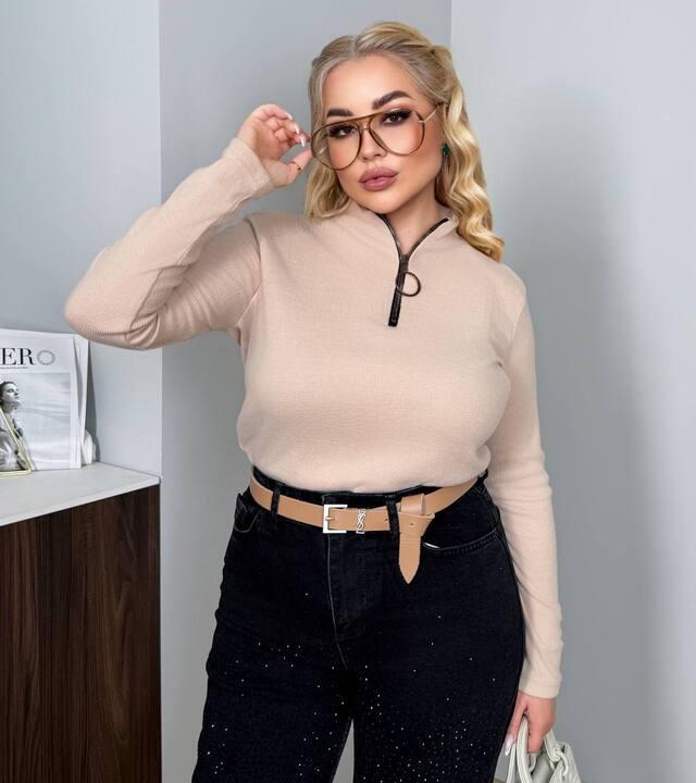 Лонгслив женский в рубчик со змейкой с легким утеплением весенний