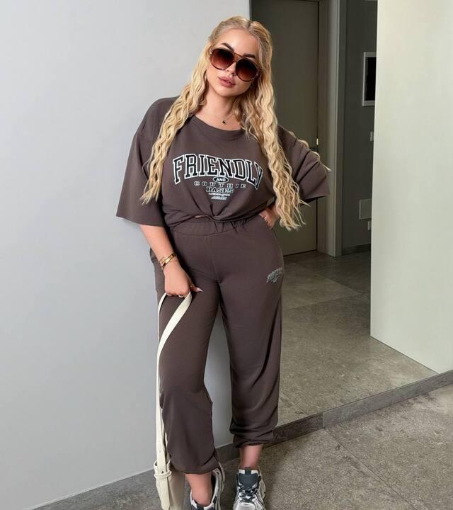 Спортивный костюм женский из двунитки с футболкой оверсайз и джоггерами с высокой посадкой демисезонный