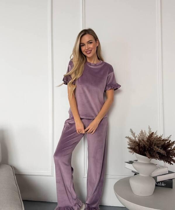 Пижама женская велюровая домашняя со штанами и кофтой с короткими рукавами демисезонная