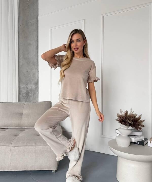 Пижама женская домашняя велюровая с коротким рукавом и прямыми брюками демисезонная